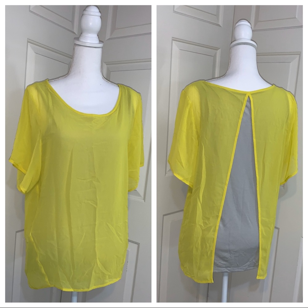 3/$10 🔆 Mix Media Top